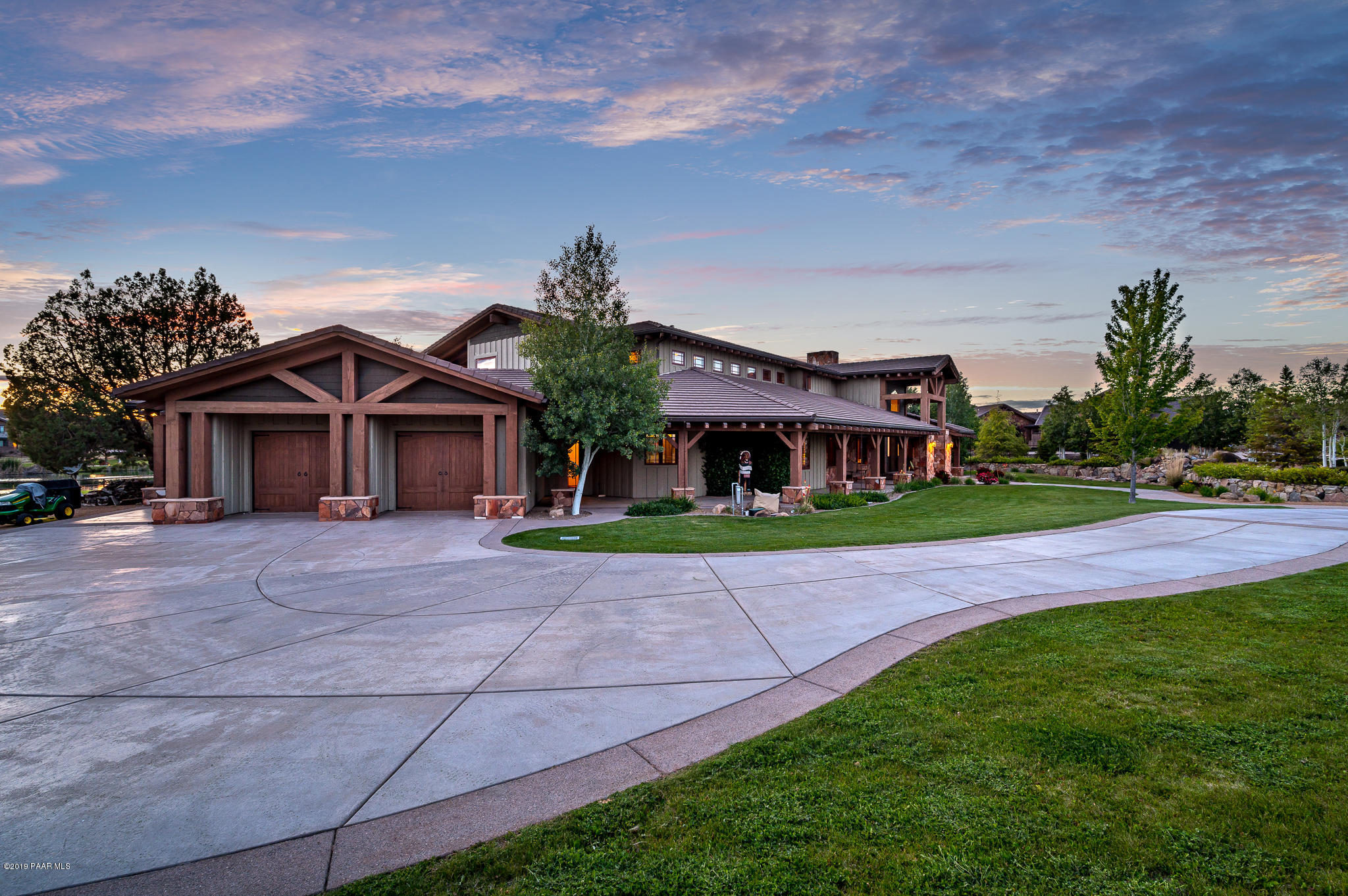 9120 North American Ranch Road Prescott, AZ 86305 - Photo 6 of 66 a front view of house with yard and green space