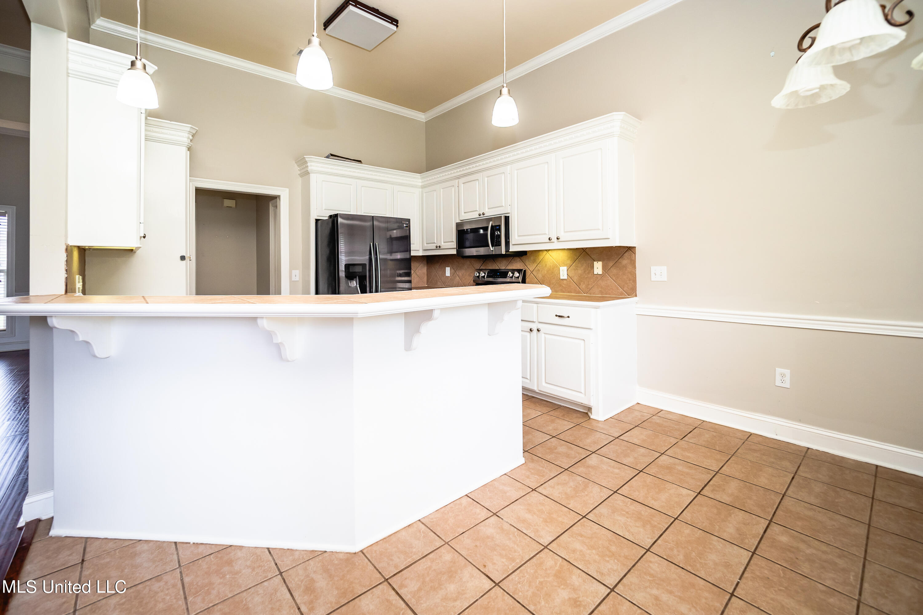 379 Kings Ridge Circle Brandon, MS 39047 - Photo 12 of 25 Breakfast bar