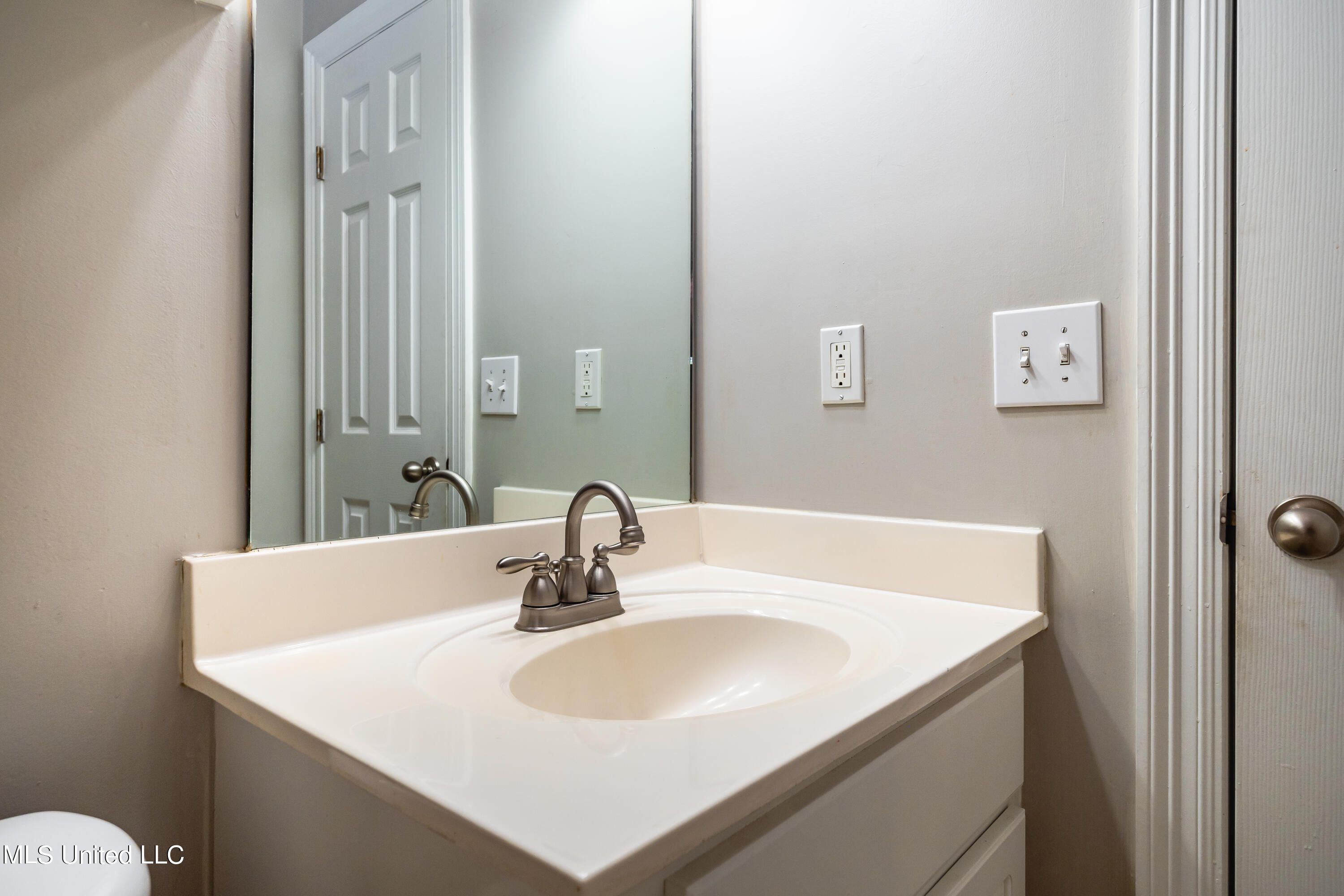 379 Kings Ridge Circle Brandon, MS 39047 - Photo 20 of 25 Another full bath