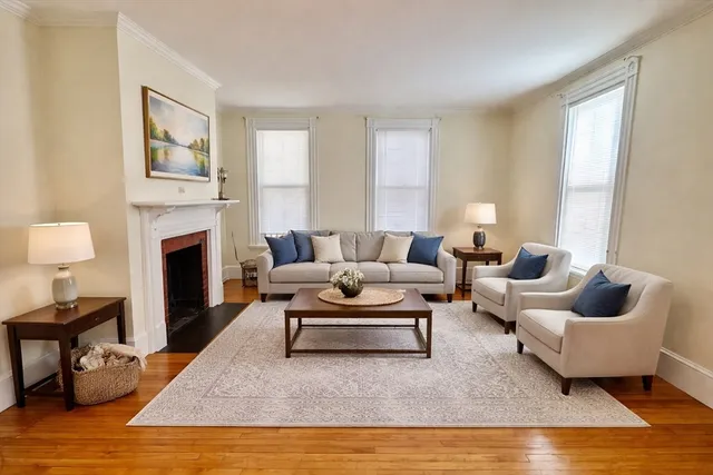 $2,200 | 100 Vinton Street, Unit 1, Melrose, MA 02176