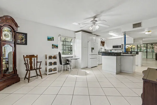 $224,900 | 7515 Northwest 79th Avenue, Unit 109, Tamarac, FL 33321