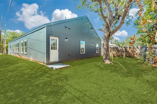 $2,299 | 1563 Milam Street, Fort Worth, TX 76112