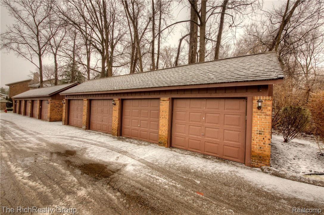 11701 Sycamore Road Plymouth, MI 48170 - Photo 3 of 34 3.jpeg