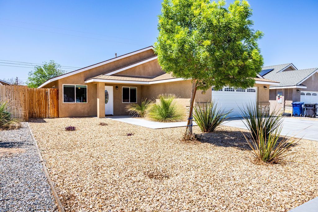1137 South Yorktown Street Ridgecrest, CA 93555 - Photo 4 of 31