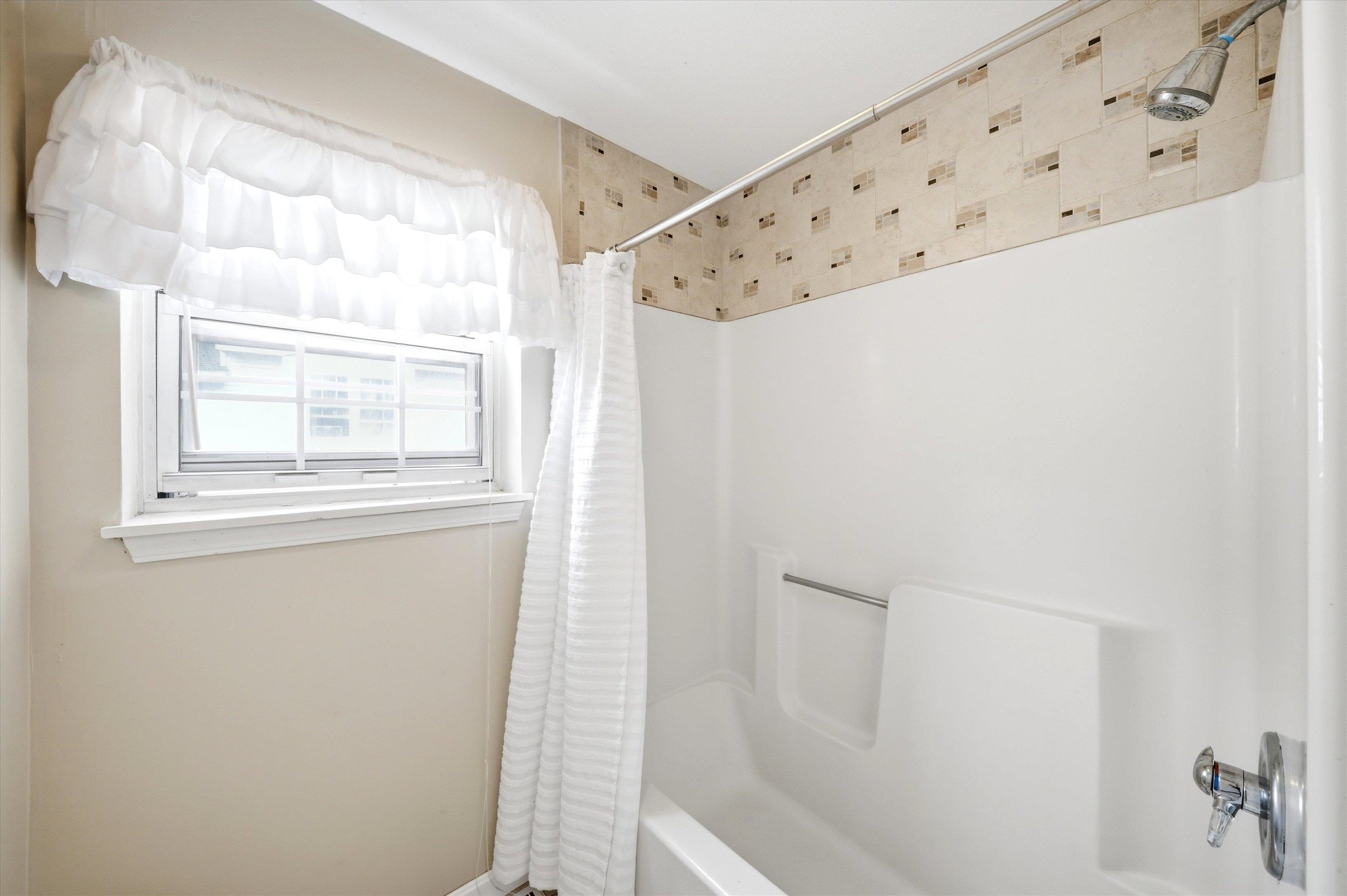107 Franklin St Extension, Unit 7 Derry, NH 03038 - Photo 26 of 35