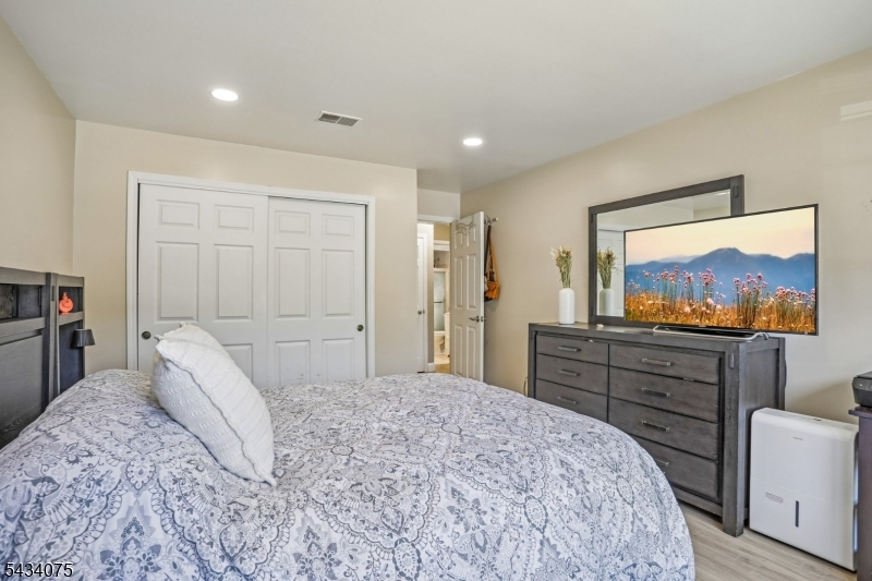 272 Walnut Street, Unit 6D Newark, NJ 07105 - Photo 18 of 24