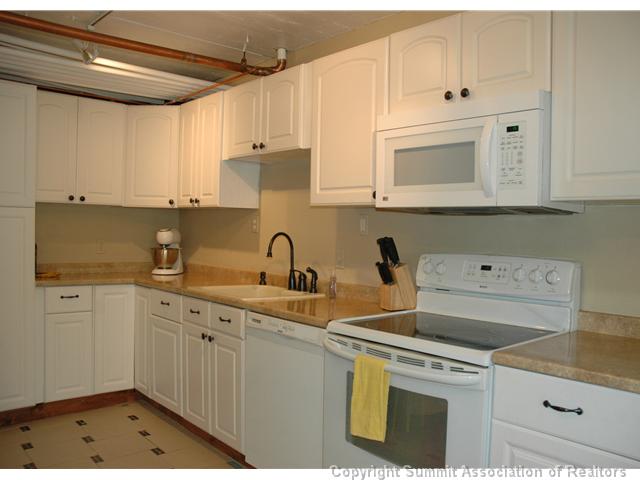 800 Copper Road, Unit 207 Frisco, CO 80443 - Photo 2 of 21 Kitchen.