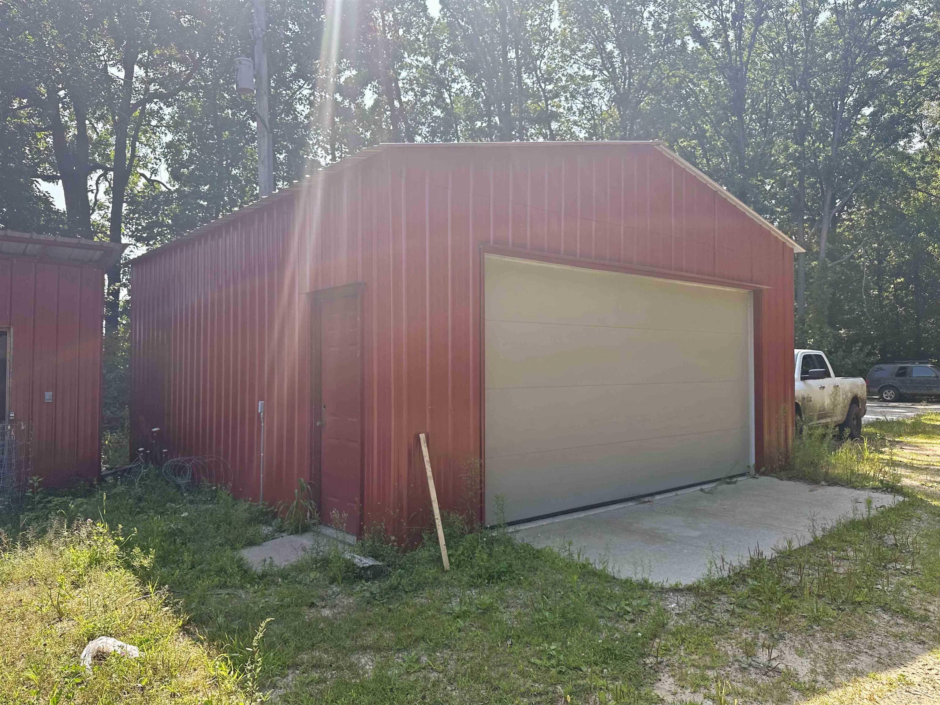 3724 South Fordney Road Hemlock, MI 48626 - Photo 29 of 36 50120381-28.JPG