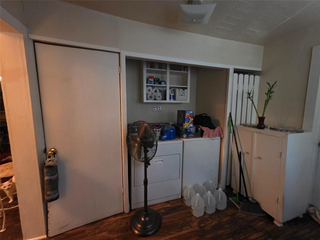 401 West Wilson Street Cleburne, TX 76033 - Photo 3 of 17 Utility Room