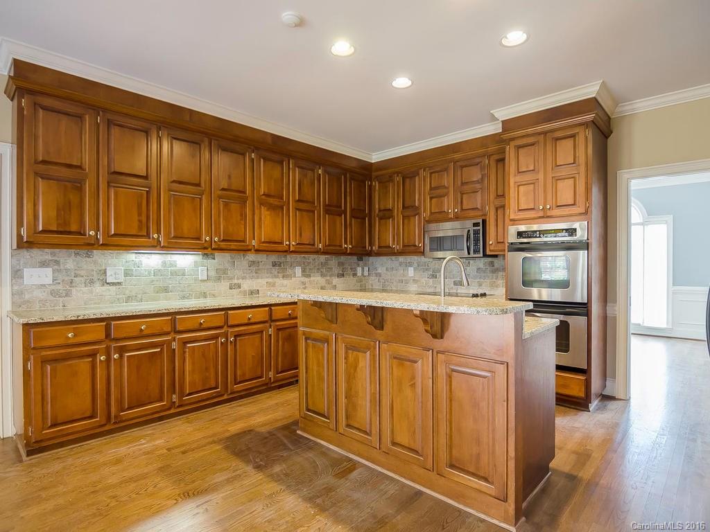 4800 Nora's Path Road Charlotte, NC 28226 - Photo 3 of 24