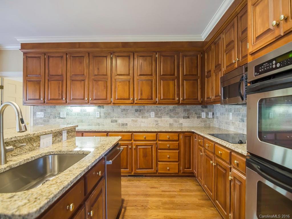 4800 Nora's Path Road Charlotte, NC 28226 - Photo 4 of 24