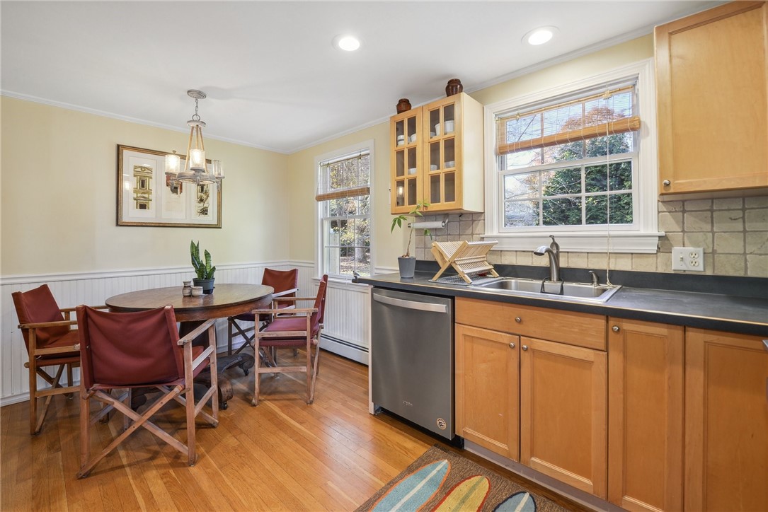 64 Beach Plum Road Narragansett, RI 02882 - Photo 14 of 32 Gallery Image 14