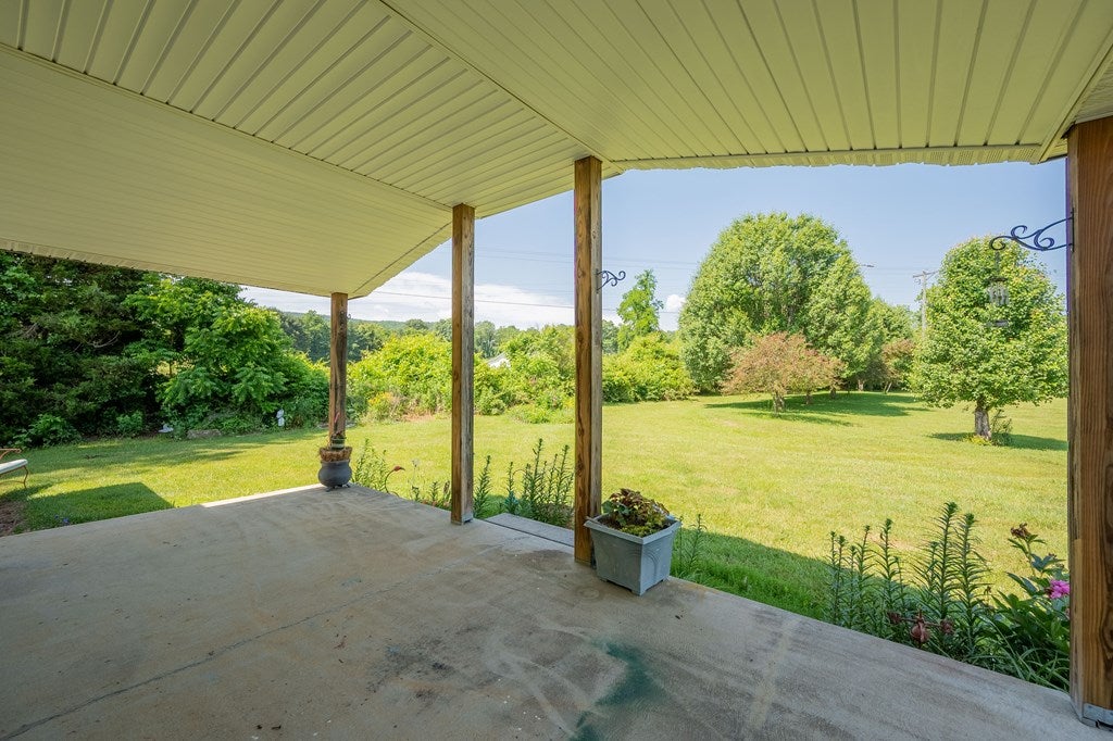 776 Rakestown Road Ivanhoe, VA 24350 - Photo 5 of 75 Gallery Image 5