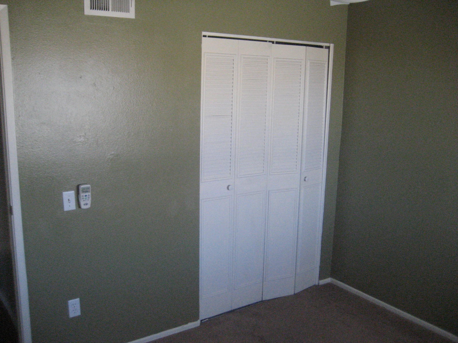 72724 Eagle Road, Unit 2 Palm Desert, CA 92260 - Photo 18 of 29 a view of a small space