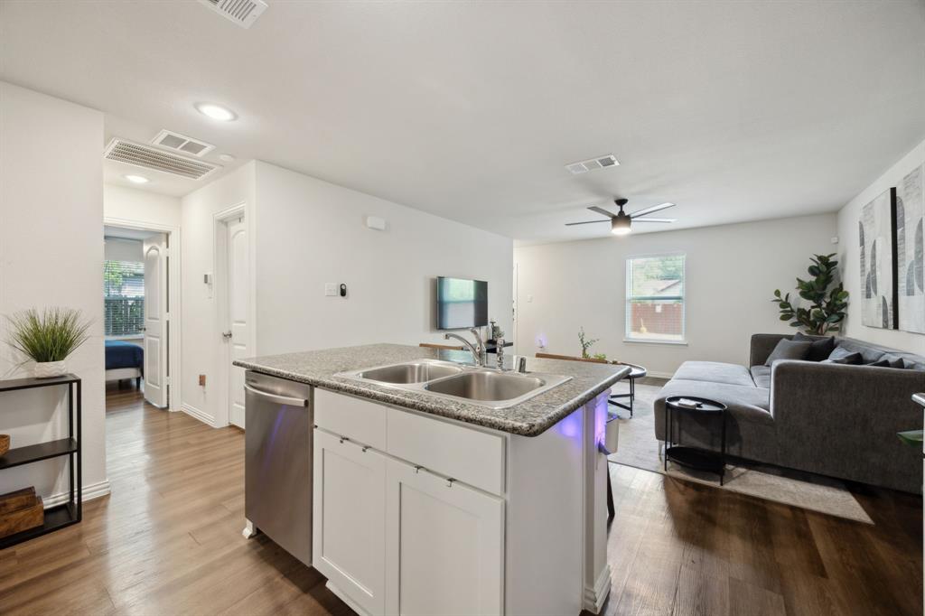 2326 Harding Street Dallas, TX 75215 - Photo 13 of 25