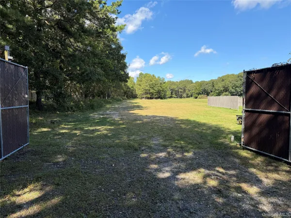 $1,299,000 | 245 Sunrise Service Road North, Manorville, NY 11949