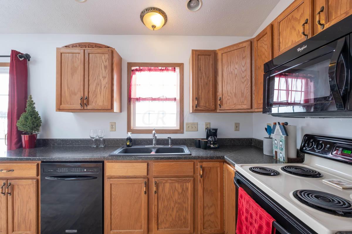 4075 Fosnaugh School Road Southwest Circleville, OH 43113 - Photo 6 of 28 Gallery Image 6