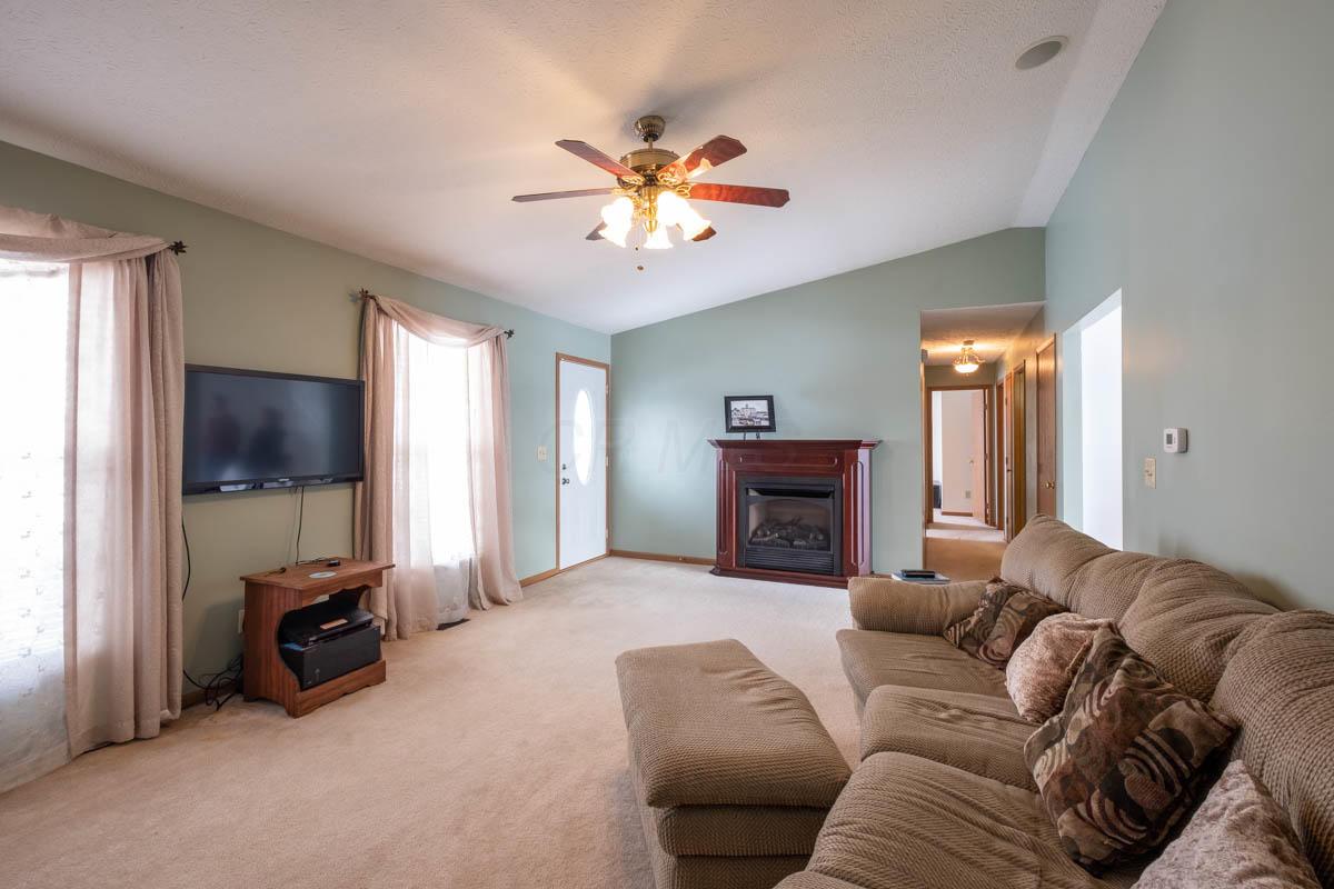 4075 Fosnaugh School Road Southwest Circleville, OH 43113 - Photo 9 of 28 Gallery Image 9