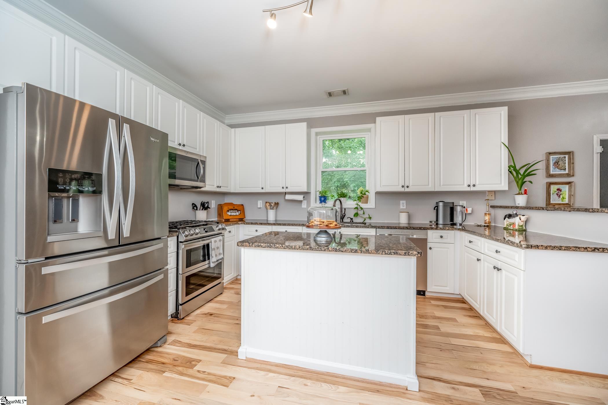 10 Bluff Ridge Court Greenville, SC 29617 - Photo 7 of 36 Gallery Image 7