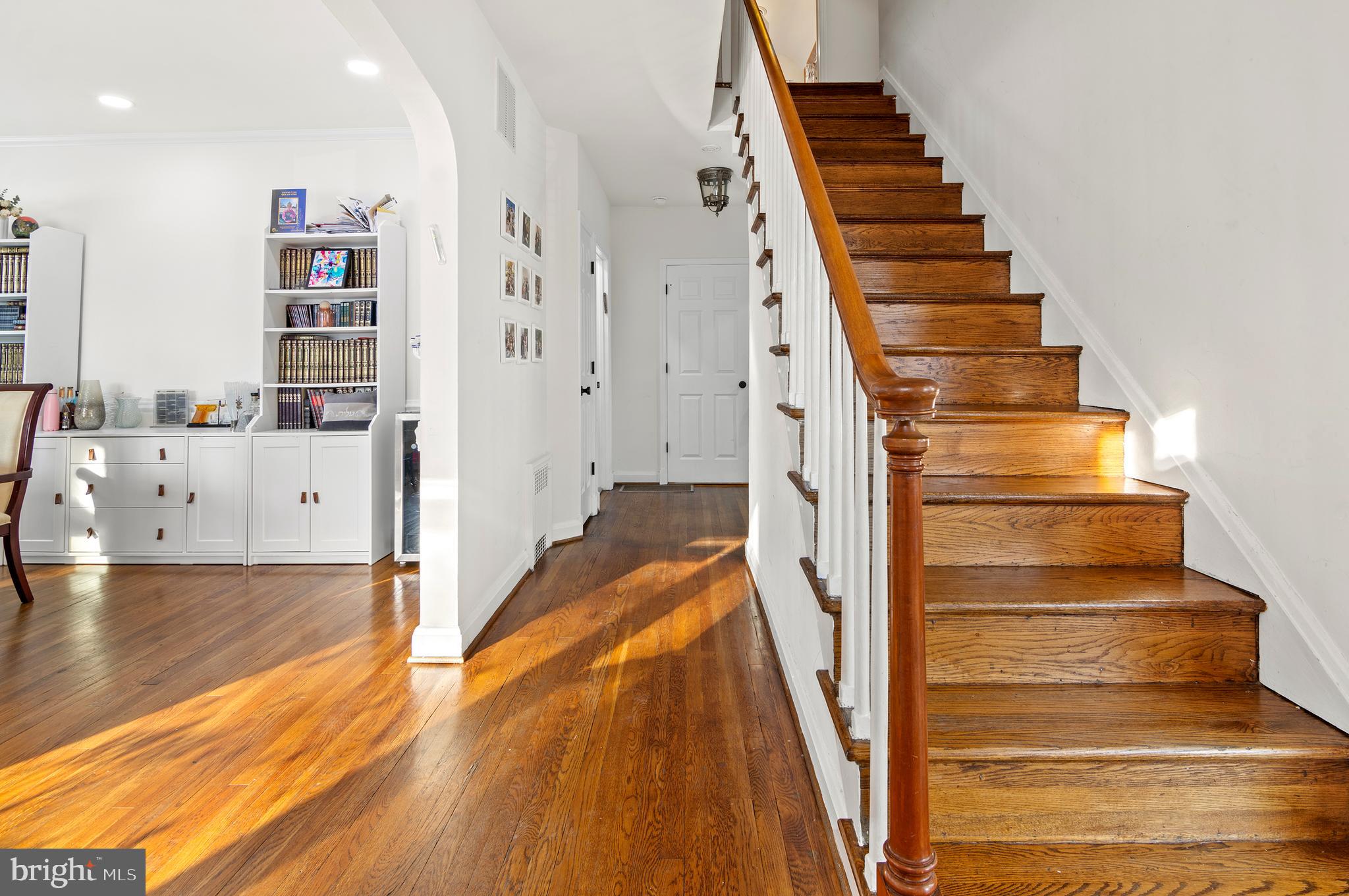 6803 Westbrook Road Baltimore, MD 21215 - Photo 3 of 23