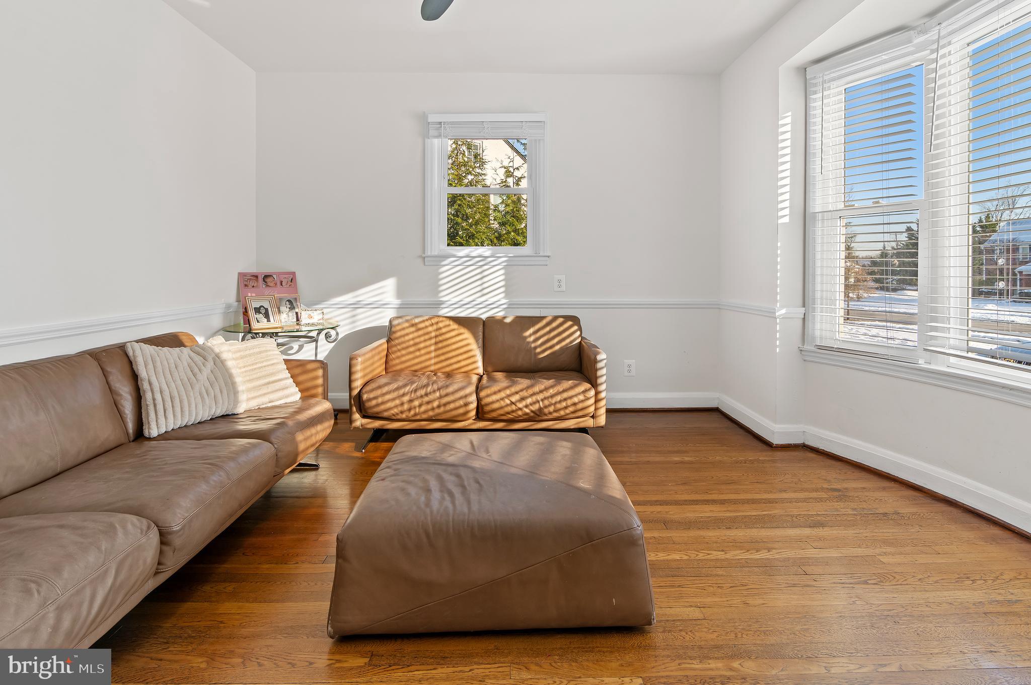 6803 Westbrook Road Baltimore, MD 21215 - Photo 4 of 23