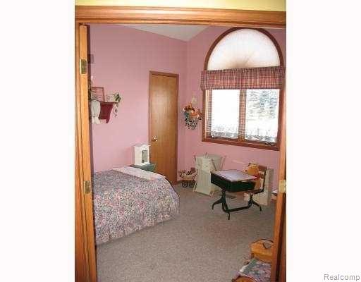 2601 Shehan Road Pinckney, MI 48169 - Photo 6 of 8 bedroom1