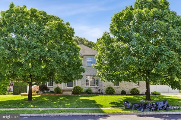 $800,000 | 7 Longfellow Lane, Hainesport, NJ 08036