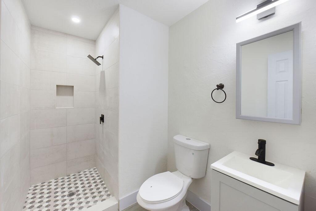 1109 West 23rd Street Riviera Beach, FL 33404 - Photo 12 of 15 PHOTO-2022-10-03-12-24-54(1)