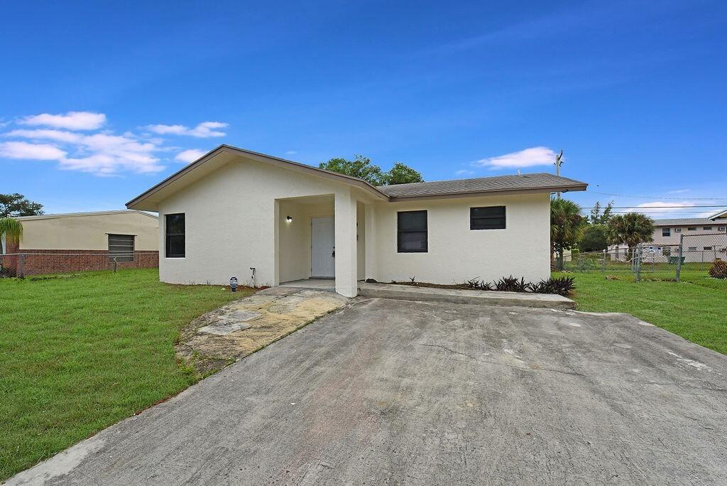 1109 West 23rd Street Riviera Beach, FL 33404 - Photo 14 of 15 PHOTO-2022-10-03-12-24-54(3)