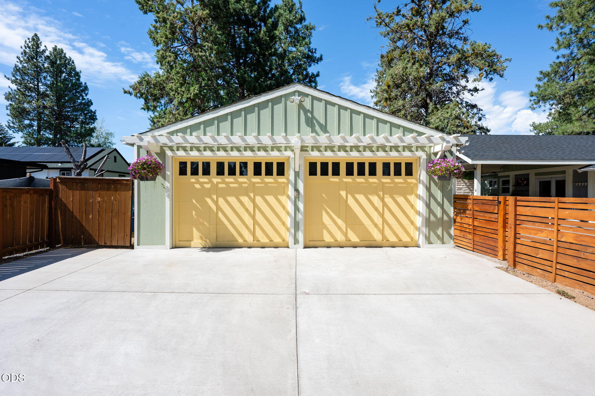 807 Northeast 10th Street Bend, OR 97701 - Photo 16 of 59