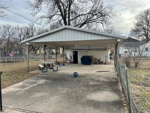 $92,500 | 2726 Stevens Avenue, Parsons, KS 67357