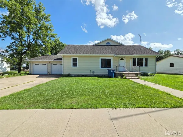 $174,900 | 304 East Quincy Street, Lewistown, MO 63452
