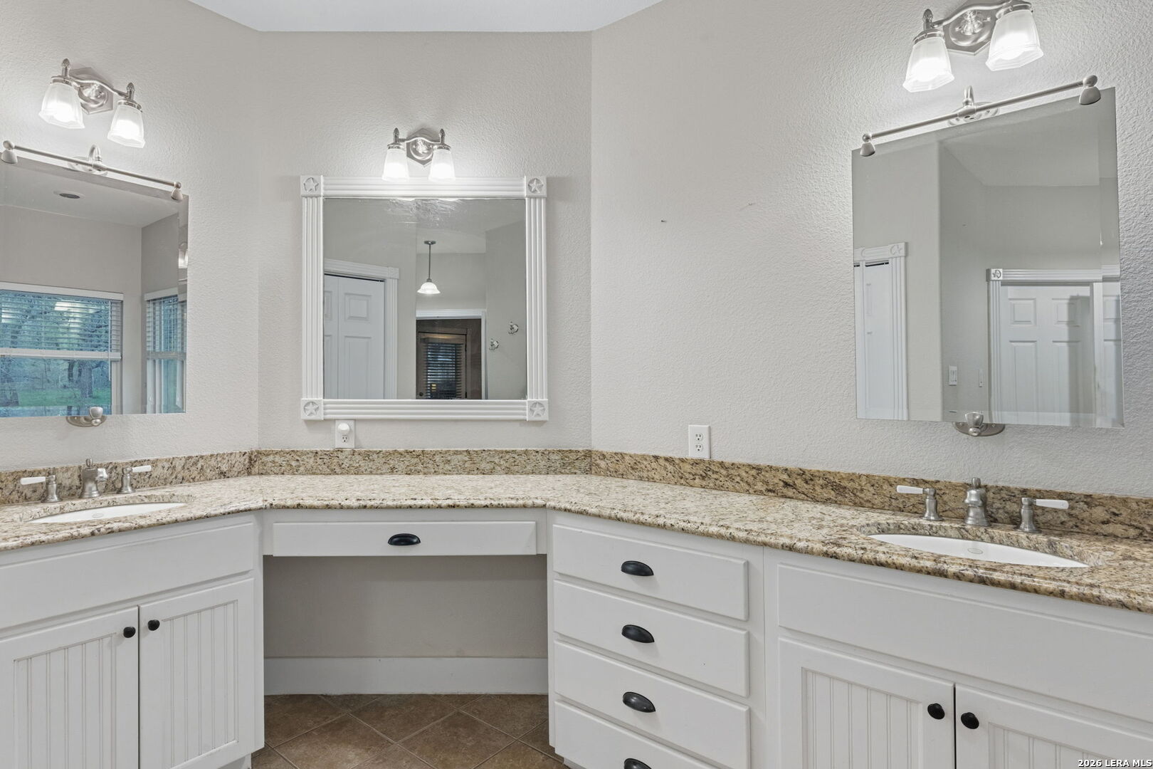 54 Post Oak Road La Vernia, TX 78121 - Photo 20 of 42