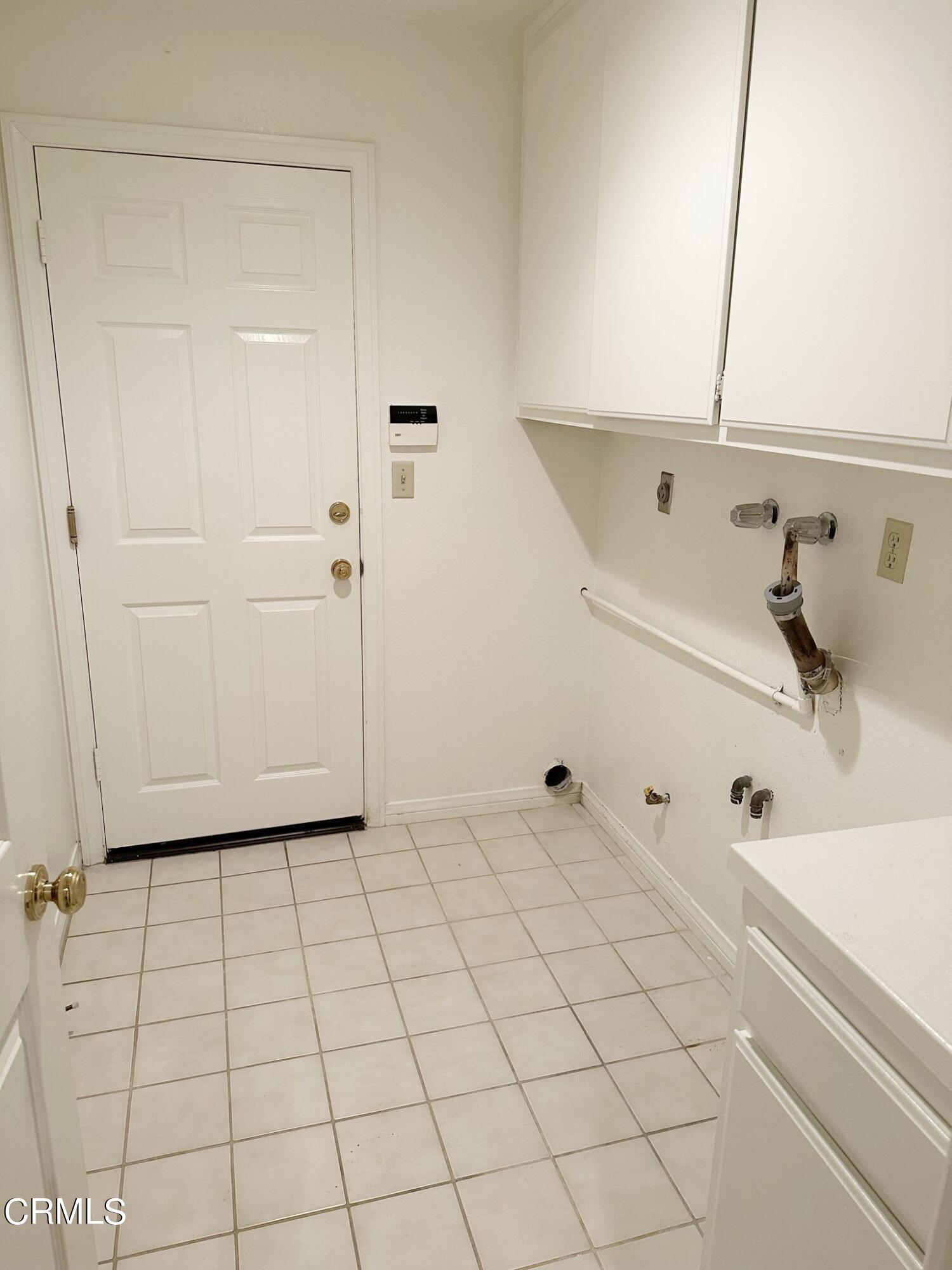 2190 Eastridge Loop Oxnard, CA 93036 - Photo 16 of 21 a view of a kitchen