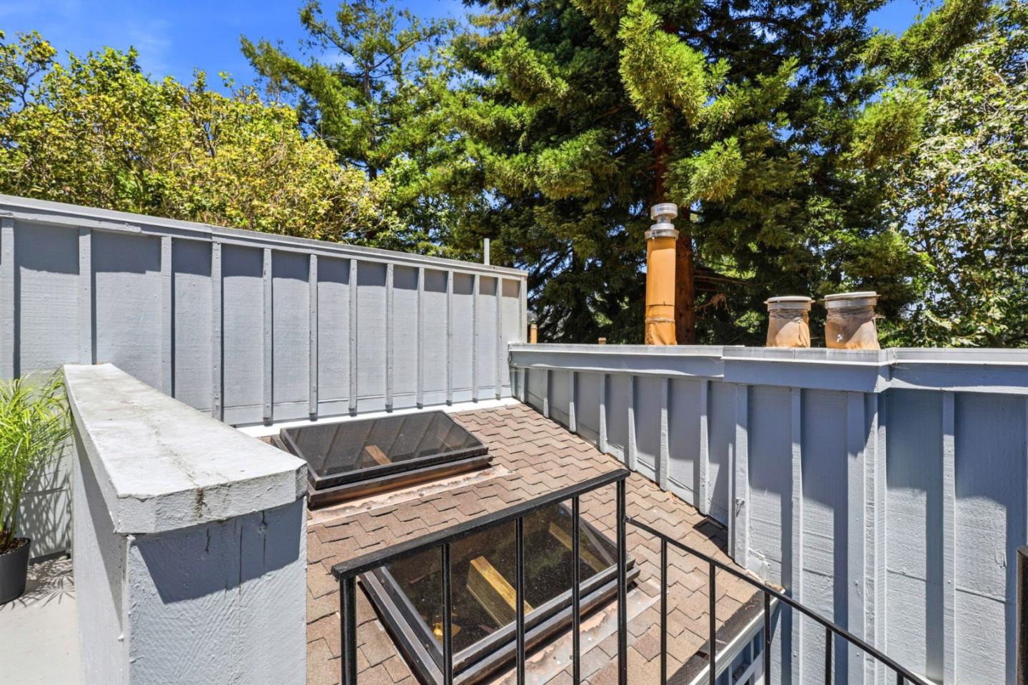 2052 Wharf Road Capitola, CA 95010 - Photo 33 of 48