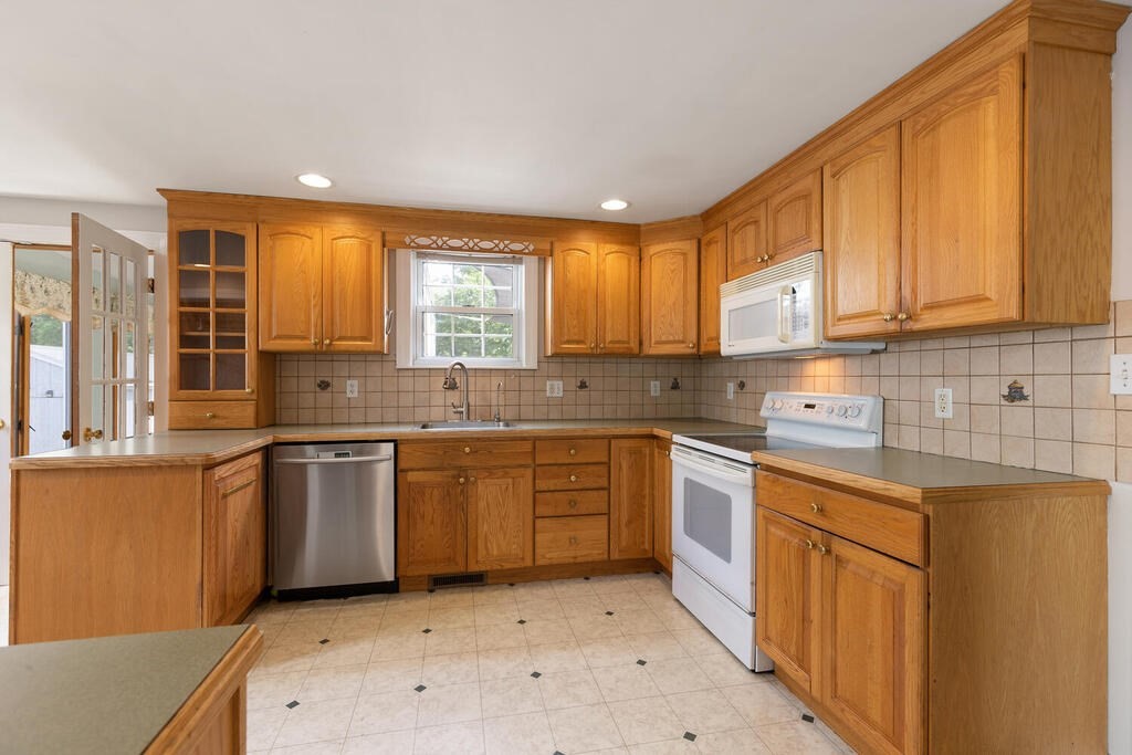 8 Pumping Station Road Peabody, MA 01960 - Photo 11 of 35 Gallery Image 11