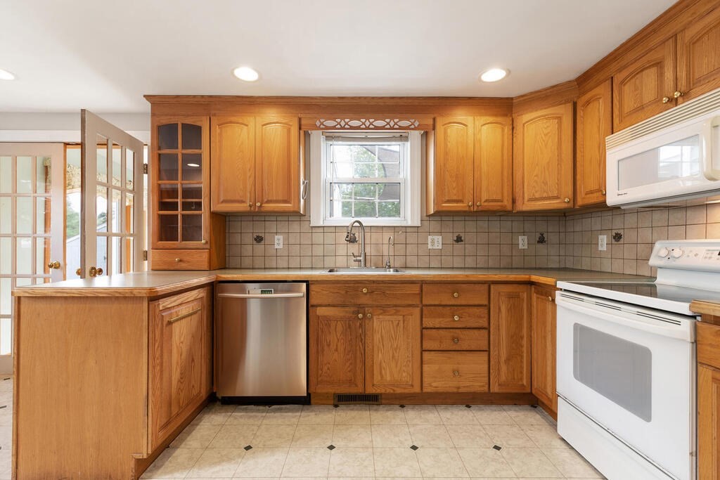 8 Pumping Station Road Peabody, MA 01960 - Photo 12 of 35 Gallery Image 12