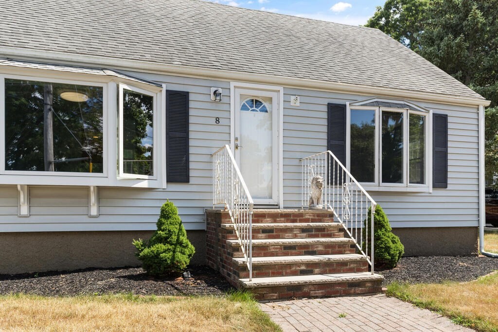 8 Pumping Station Road Peabody, MA 01960 - Photo 4 of 35 Gallery Image 4