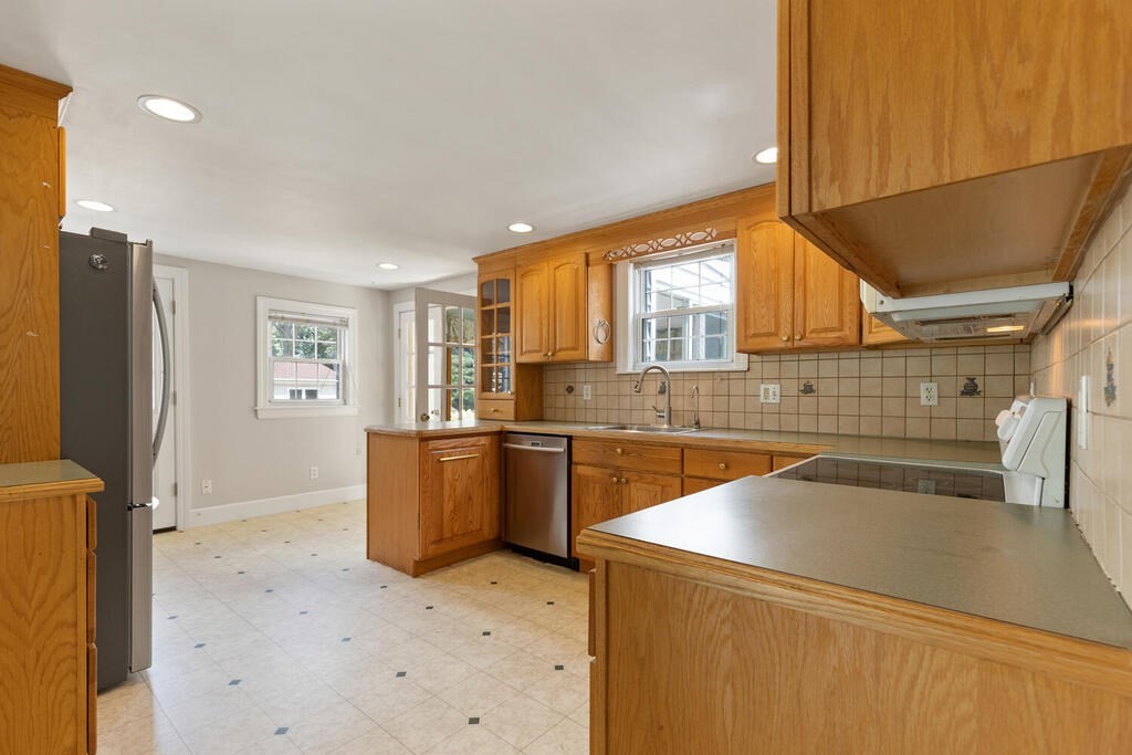 8 Pumping Station Road Peabody, MA 01960 - Photo 9 of 35 Gallery Image 9