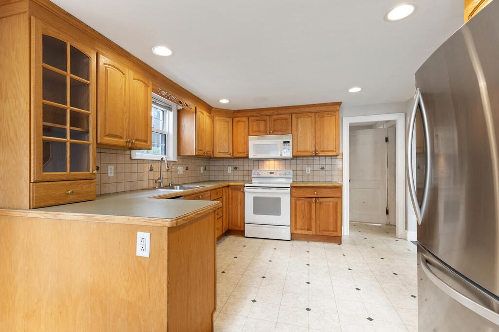 8 Pumping Station Road Peabody, MA 01960 - Photo 10 of 35 Gallery Image 10