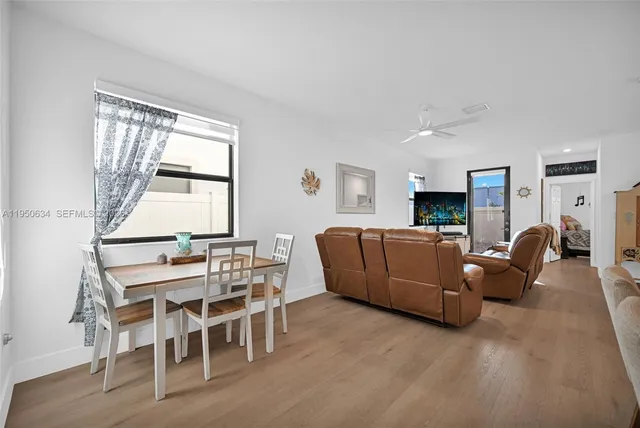 $699,999 | 10966 West 35th Way, Hialeah, FL 33018