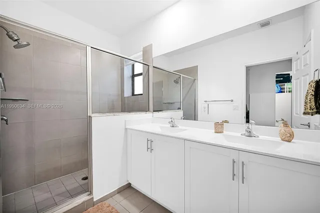 $699,999 | 10966 West 35th Way, Hialeah, FL 33018