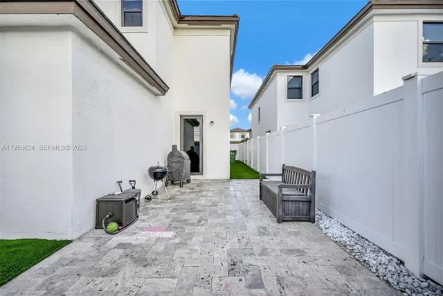 $699,999 | 10966 West 35th Way, Hialeah, FL 33018