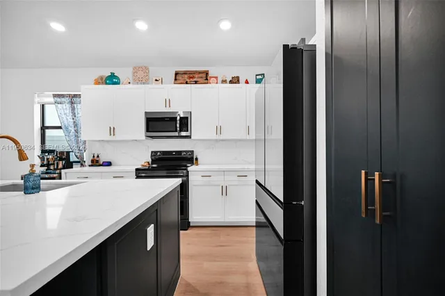 $699,999 | 10966 West 35th Way, Hialeah, FL 33018