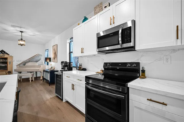 $699,999 | 10966 West 35th Way, Hialeah, FL 33018