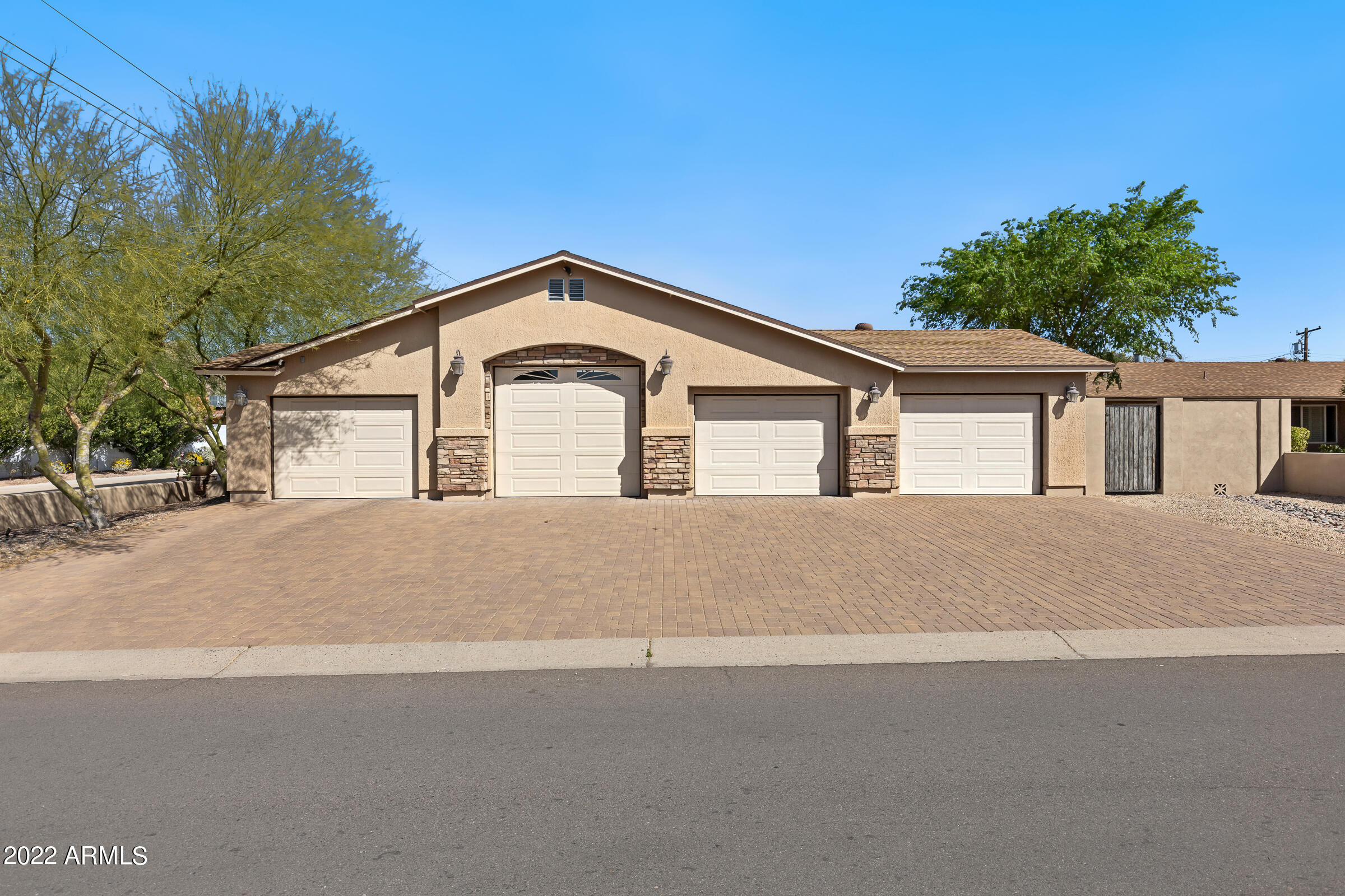 835 East Hearn Road Phoenix, AZ 85022 - Photo 3 of 61 835 E Hearn Rd-4