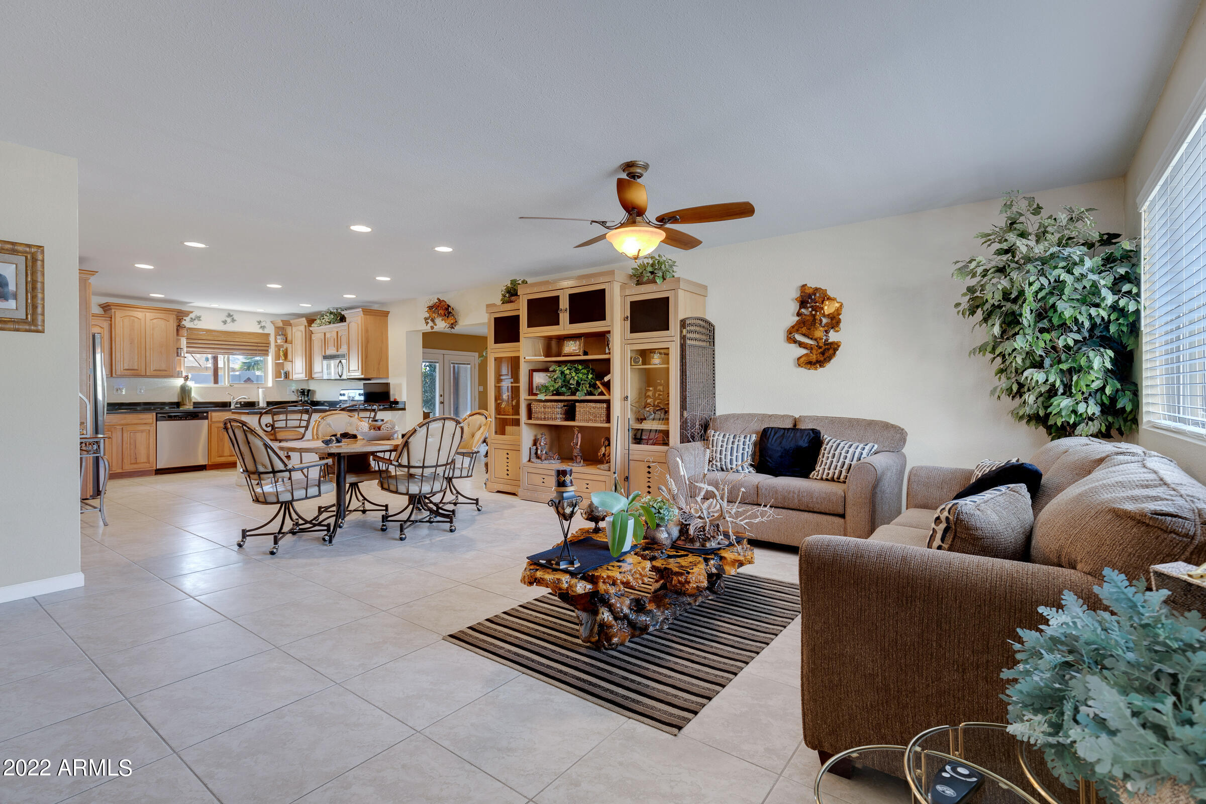 835 East Hearn Road Phoenix, AZ 85022 - Photo 5 of 61 835 E Hearn Rd-7