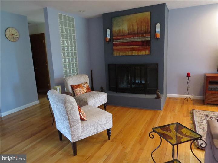 179 Riverside Drive Princeton, NJ 08540 - Photo 6 of 25 Living Room