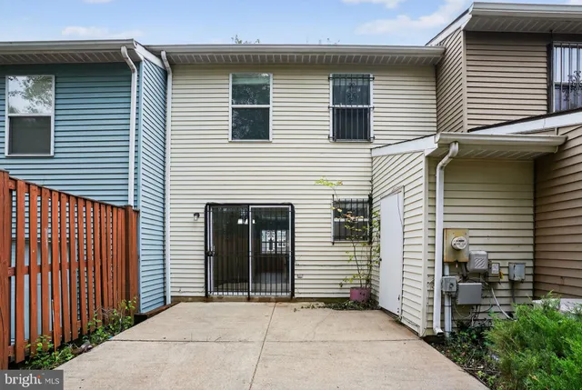 $325,000 | 5707 Falkland Place, Capitol Heights, MD 20743