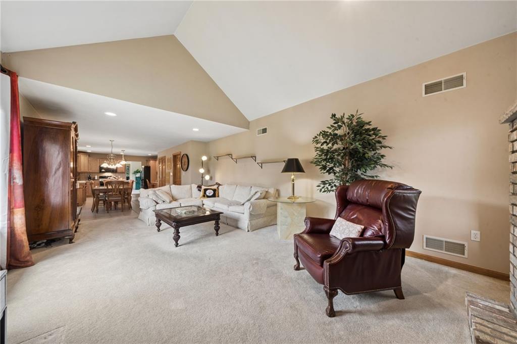 809 Rembrandt Circle Irwin, PA 15642 - Photo 22 of 41